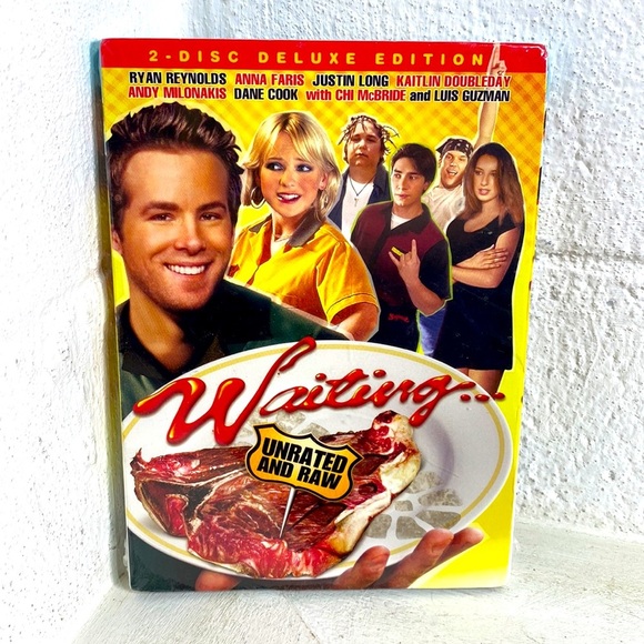 New in Plastic 2005 Waiting Ryan Reynolds and Anna Faris Comedy DVD Mov… - Picture 1 of 6